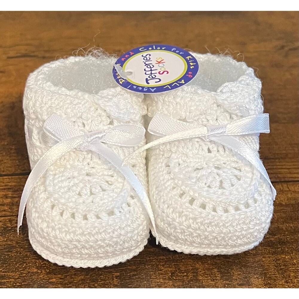 Jefferies Socks Newborn White Hand Crochet Booties w/ White Satin Ribbon Sz 0-1